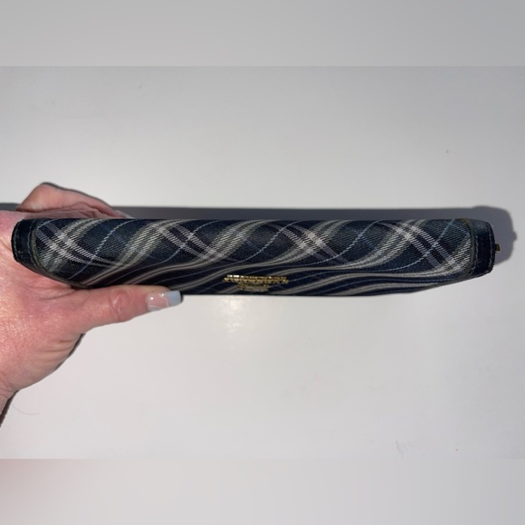 COPY - ✨✨Burberry Blue Label Japan Exclusive Zip up Wallet✨✨ - Picture 7 of 12